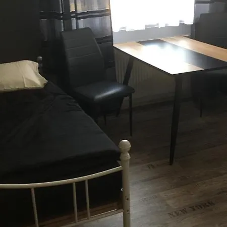 Marcels Zweibettzimmer Alloggio in famiglia